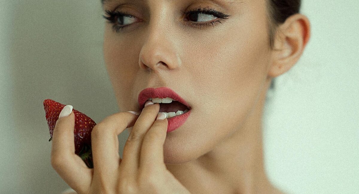 Ljubavni oglasnik usne lepe crvene seksi