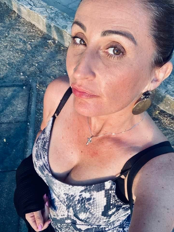 Probala bih preko telefona