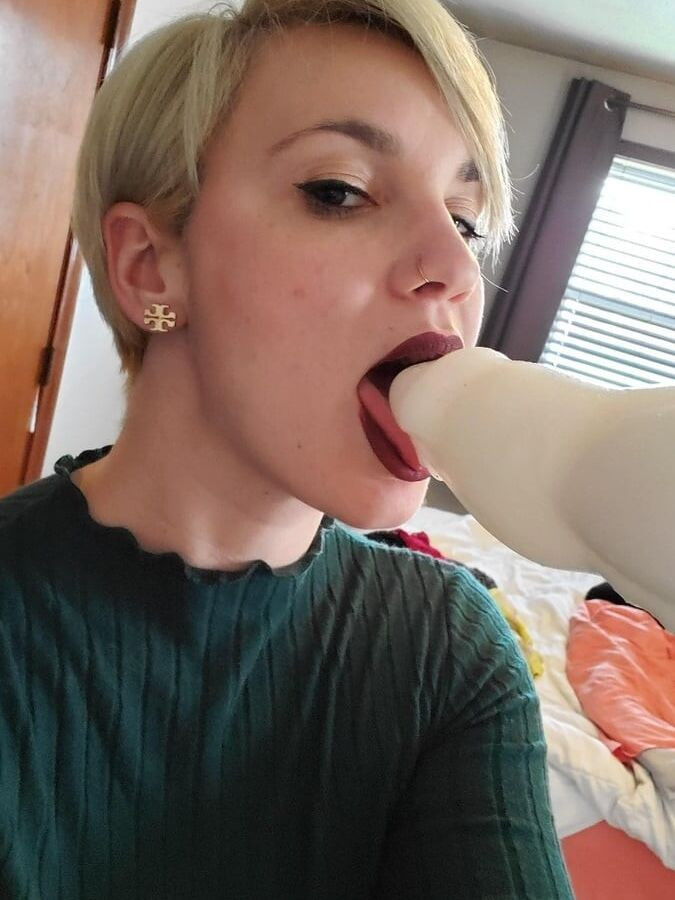 Kuja traži društvo – oralka seks