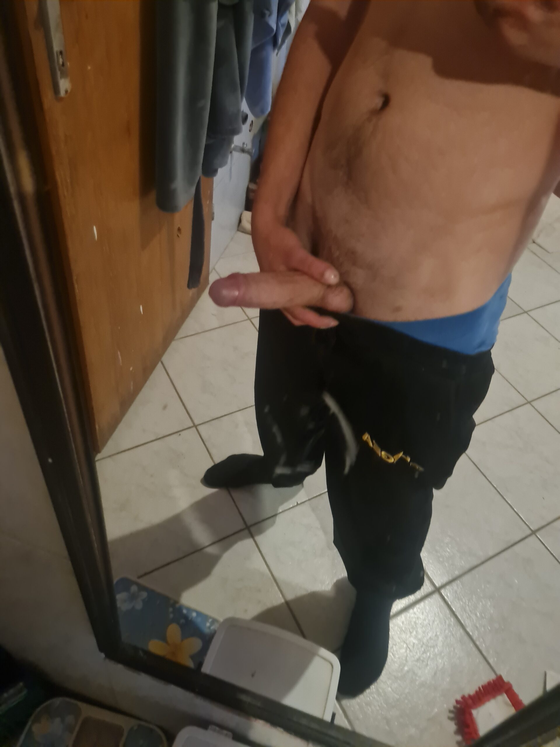 Mladi momak spreman na sve i otkrivanje novoga