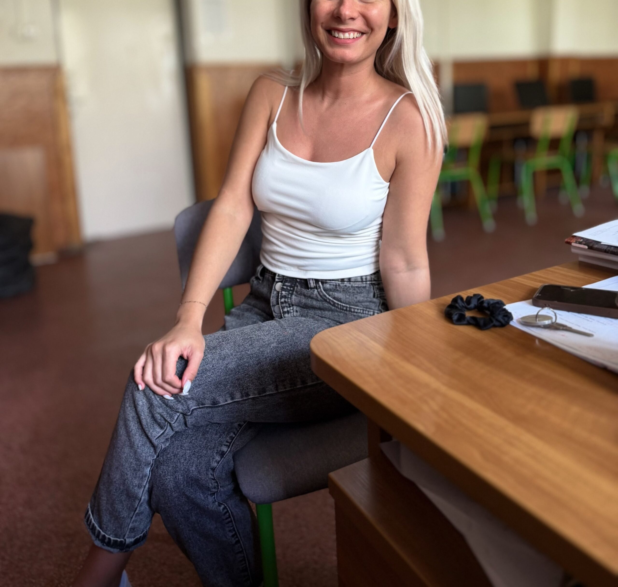 Mladolika profesorica